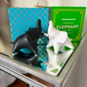 Jonathan Adler salt & pepper shaker set